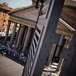 Pantheon Royal بيت ضيافة روما
