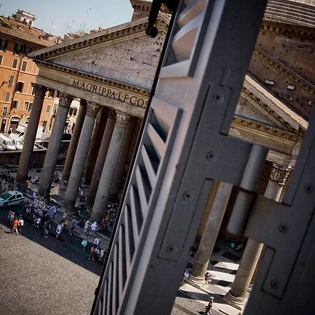 Pantheon Royal بيت ضيافة روما