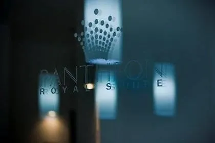 Pantheon Royal بيت ضيافة روما